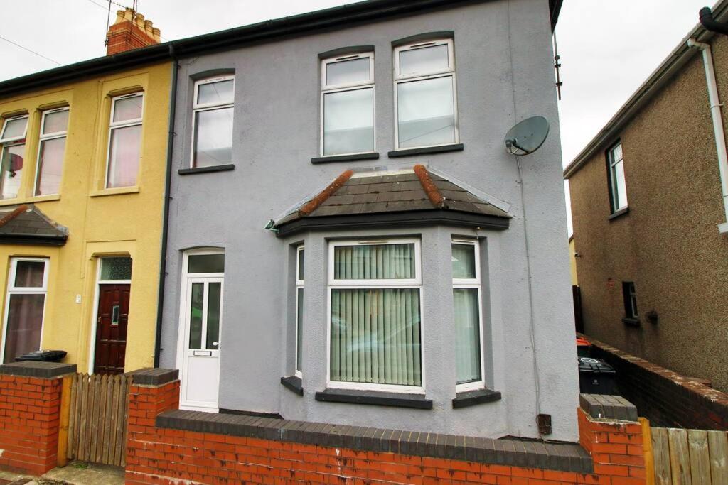 Holiday House For 7 Guests, Free Wi-Fi & Self Check-In Explore Newport Villa Exterior photo
