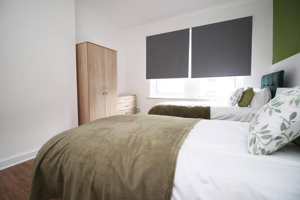 Holiday House For 7 Guests, Free Wi-Fi & Self Check-In Explore Newport Villa Exterior photo